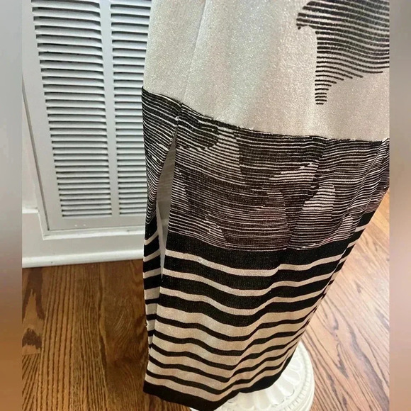 Travilla patterned metallic long sleeved maxi dress abstract chevron stripes - Picture 6 of 11